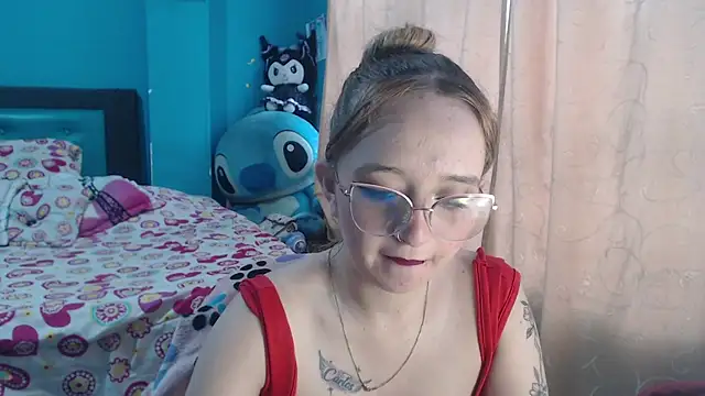 Snapshot of Liaroberts1 chatting on February 26, 11:52 am Liaroberts1 online show from February 26, 11:52 am