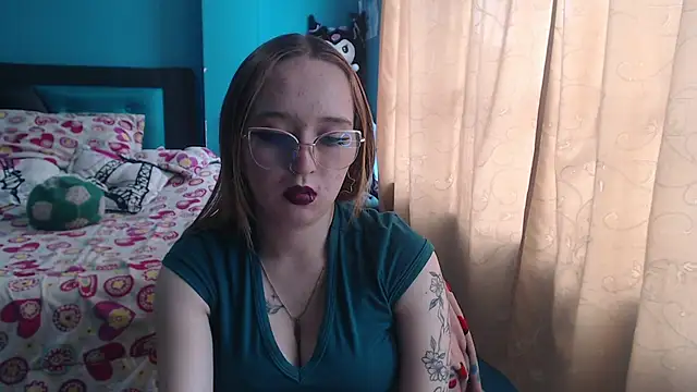 Snapshot of Liaroberts1 chatting on March 4, 2:53 pm Liaroberts1 online show from March 4, 2:53 pm