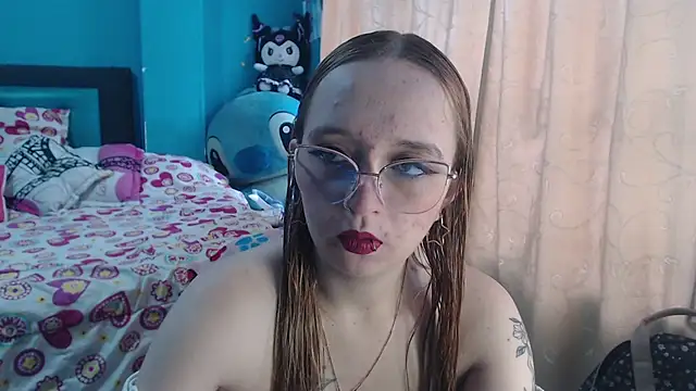 Snapshot of Liaroberts1 chatting on March 5, 12:00 pm Liaroberts1 online show from March 5, 12:00 pm