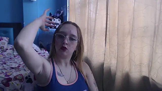 Snapshot of Liaroberts1 chatting on March 8, 3:13 pm Liaroberts1 online show from March 8, 3:13 pm