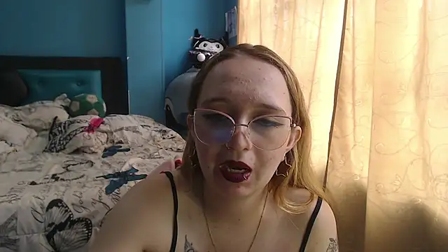 Snapshot of Liaroberts1 chatting on March 14, 3:14 pm Liaroberts1 online show from March 14, 3:14 pm