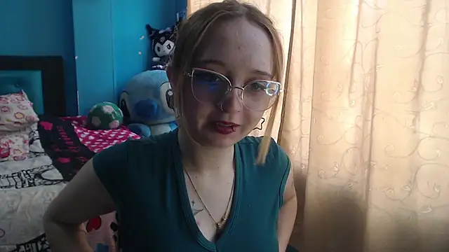 Snapshot of Liaroberts1 chatting on March 18, 2:59 pm Liaroberts1 online show from March 18, 2:59 pm