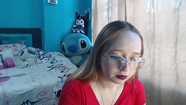 Snapshot of Liaroberts1 chatting on March 22, 12:04 pm Liaroberts1 online show from March 22, 12:04 pm