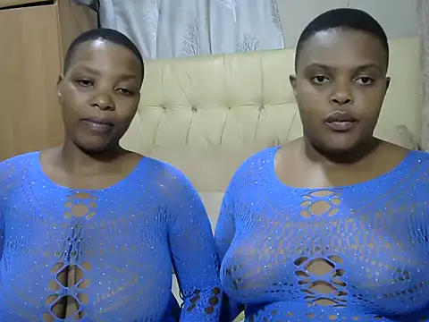 Snapshot of Xxxsluts chatting on January 6, 11:20 pm Xxxsluts online show from January 6, 11:20 pm