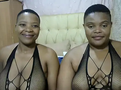 Snapshot of Xxxsluts chatting on January 22, 2:15 am Xxxsluts online show from January 22, 2:15 am