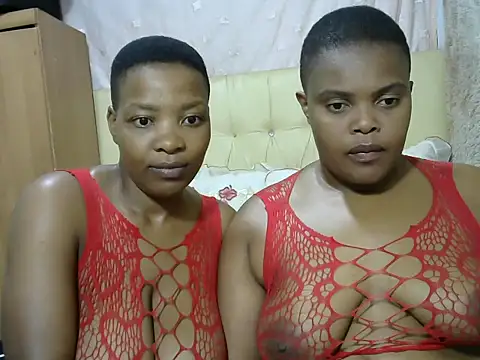 Snapshot of Xxxsluts chatting on February 12, 7:24 pm Xxxsluts online show from February 12, 7:24 pm