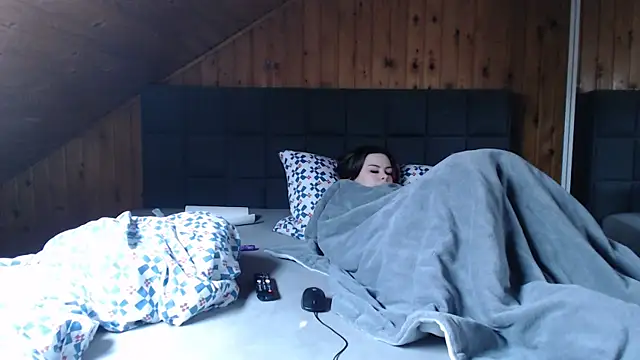 BoeseMoni1998 online show from February 15, 11:39 am