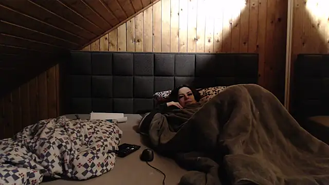 BoeseMoni1998 online show from February 15, 7:28 pm