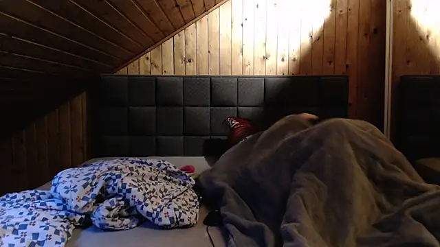 BoeseMoni1998 online show from February 19, 11:49 am