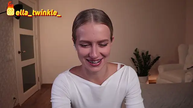 Snapshot of ella_twinkl chatting on September 26, 7:07 pm ella twinkl online show from September 26, 7:07 pm