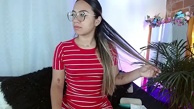 Jules n Gia online show from January 12, 2:19 pm