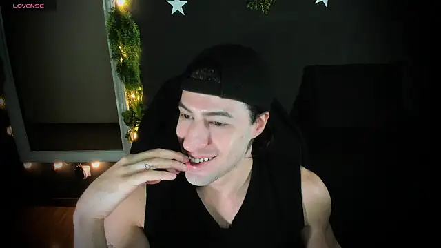 Snapshot of newjeff chatting on May 2, 6:24 pm newjeff online show from May 2, 6:24 pm