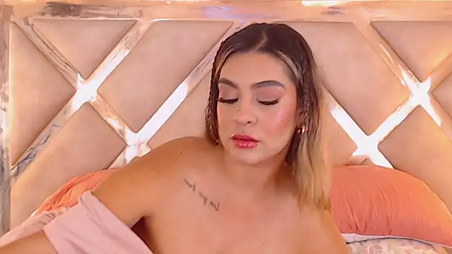 JoannaStanford online show from November 14, 9:13 pm