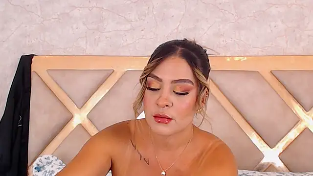 JoannaStanford online show from March 30, 11:50 pm