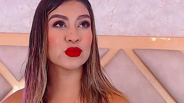 JoannaStanford online show from April 17, 11:41 pm