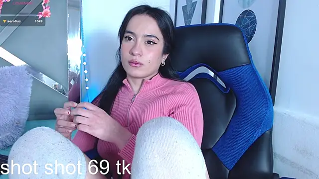 ZaraDames  online show from March 16, 9:05 am