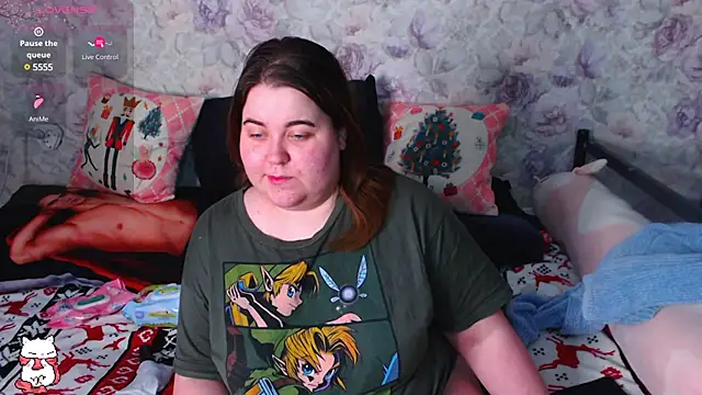 Estelle Hicks online show from February 5, 6:04 pm