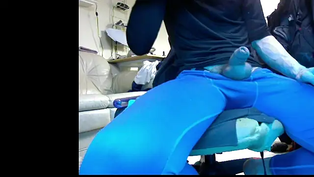 Snapshot of slendt94 chatting on February 19, 12:44 pm slendt94 online show from February 19, 12:44 pm