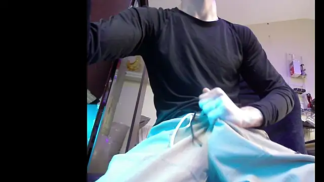 Snapshot of slendt94 chatting on March 19, 6:57 am slendt94 online show from March 19, 6:57 am