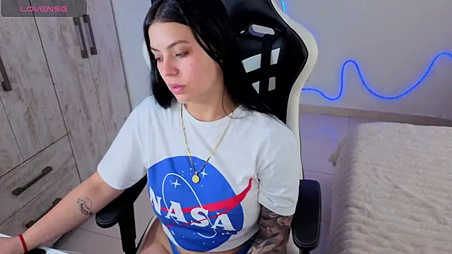 Victoryyy  online show from March 22, 7:17 pm