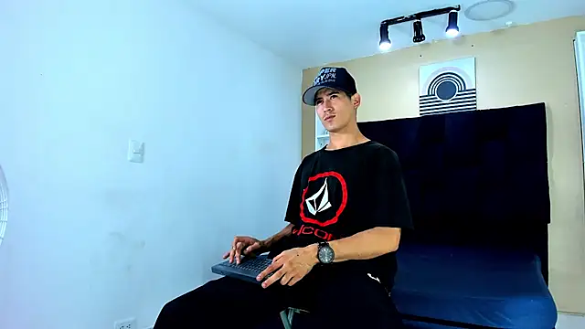 Snapshot of Jhonn_Rhyss chatting on December 27, 2:36 am Jhonn Rhyss online show from December 27, 2:36 am