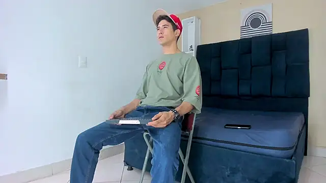 Snapshot of Jhonn_Rhyss chatting on January 10, 2:25 am Jhonn Rhyss online show from January 10, 2:25 am