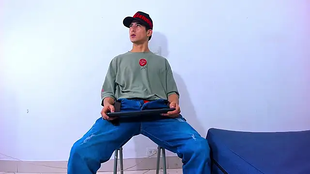 Snapshot of Jhonn_Rhyss chatting on February 12, 3:18 am Jhonn Rhyss online show from February 12, 3:18 am