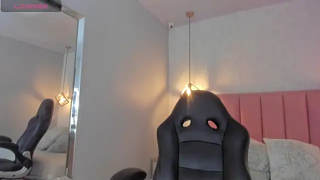 SUNNYCYRUS online show from January 16, 12:09 pm