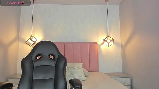 SUNNYCYRUS online show from February 2, 12:48 pm