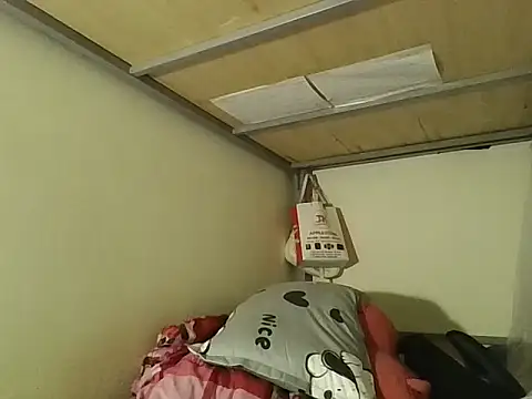 Snapshot of Be-MyMy chatting on December 4, 1:15 am Be-MyMy online show from December 4, 1:15 am