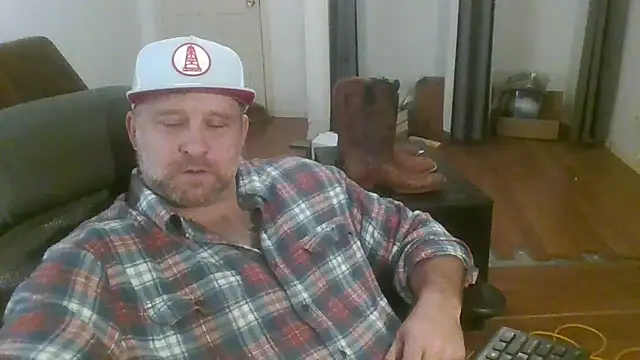 poundyouout69 online show from February 6, 8:01 pm