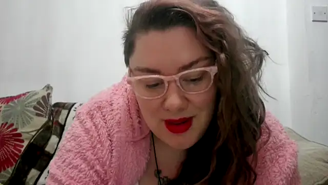 Snapshot of Bustycurves chatting on November 16, 1:55 am Bustycurves online show from November 16, 1:55 am