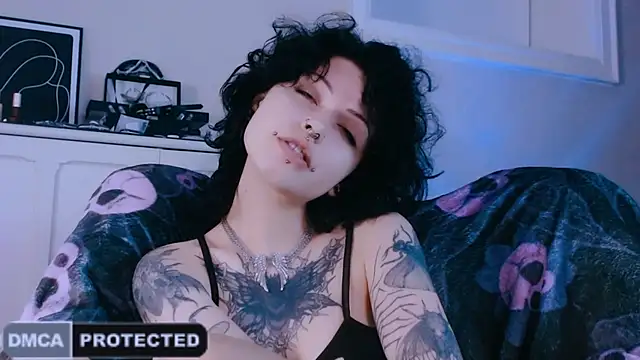 Snapshot of NaughtyLittleFox chatting on June 12, 3:27 am NaughtyLittleFox online show from June 12, 3:27 am