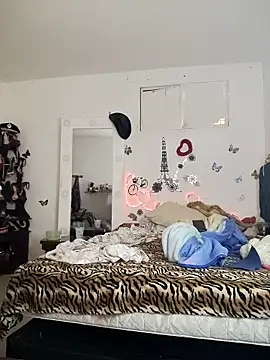 Snapshot of brigitht chatting on January 11, 1:49 pm brigitht online show from January 11, 1:49 pm