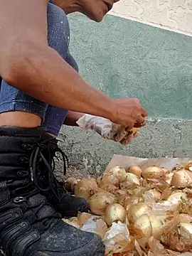 Snapshot of brigitht chatting on February 5, 5:17 pm brigitht online show from February 5, 5:17 pm