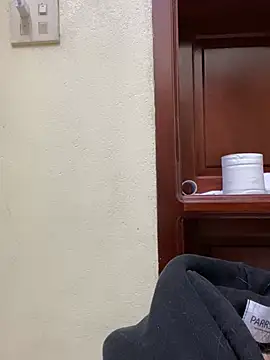 Snapshot of minmin2kk5 chatting on February 4, 3:26 pm minmin2kk5 online show from February 4, 3:26 pm