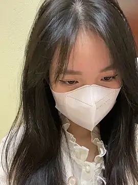 Snapshot of minmin2kk5 chatting on February 8, 3:21 pm minmin2kk5 online show from February 8, 3:21 pm