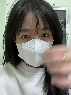 Snapshot of minmin2kk5 chatting on February 15, 12:59 am minmin2kk5 online show from February 15, 12:59 am