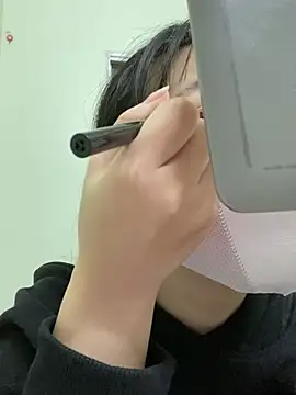 Snapshot of minmin2kk5 chatting on March 7, 12:37 am minmin2kk5 online show from March 7, 12:37 am