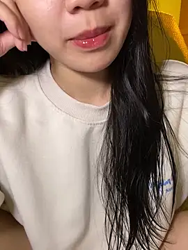 Snapshot of minmin2kk5 chatting on November 19, 5:51 am minmin2kk5 online show from November 19, 5:51 am