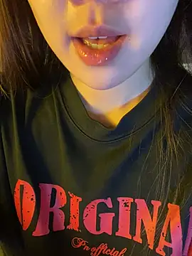 minmin2kk5 online show from March 29, 5:29 am