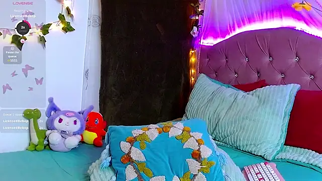 Snapshot of Littlerouse_ chatting on March 18, 8:03 am Littlerouse online show from March 18, 8:03 am