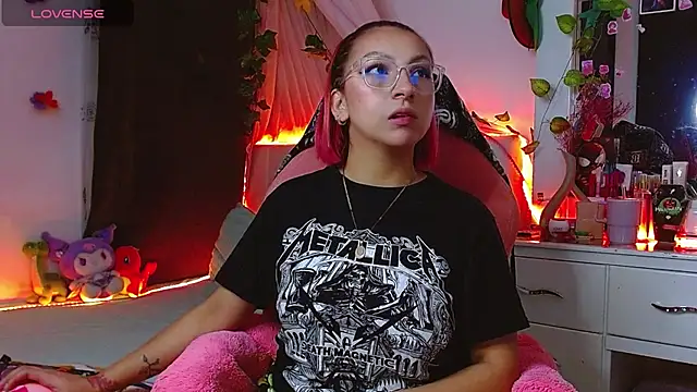 Snapshot of Littlerouse_ chatting on November 27, 11:07 pm Littlerouse online show from November 27, 11:07 pm