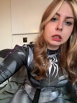 Livewithlucy online show from February 21, 12:28 pm