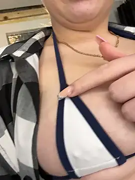 Livewithlucy online show from March 16, 4:01 pm