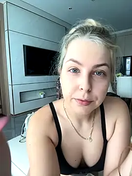 Livewithlucy online show from October 12, 3:38 am