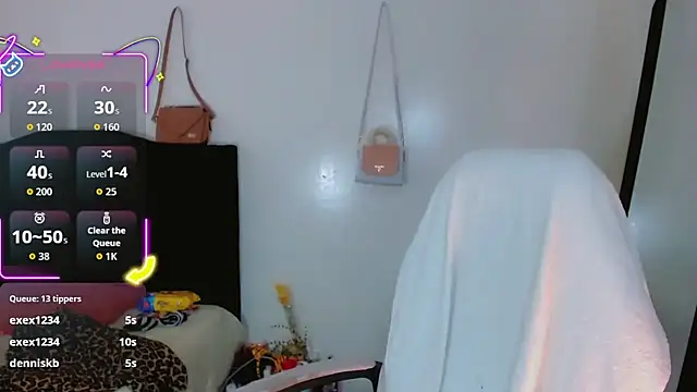 Snapshot of la_ratona_1 chatting on October 8, 12:36 pm la ratona 1 online show from October 8, 12:36 pm