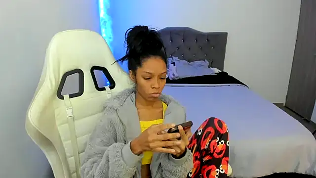 Crystal florez24 online show from November 17, 10:04 pm