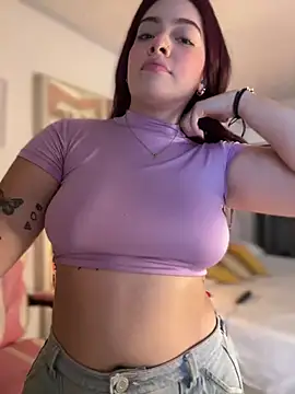 Snapshot of Chloee_Evans1 chatting on January 6, 7:13 pm Chloee Evans1 online show from January 6, 7:13 pm