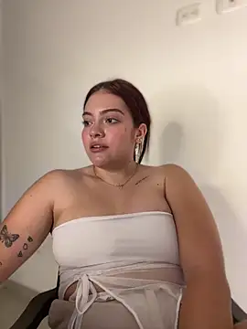 Snapshot of Chloee_Evans1 chatting on February 5, 1:15 am Chloee Evans1 online show from February 5, 1:15 am